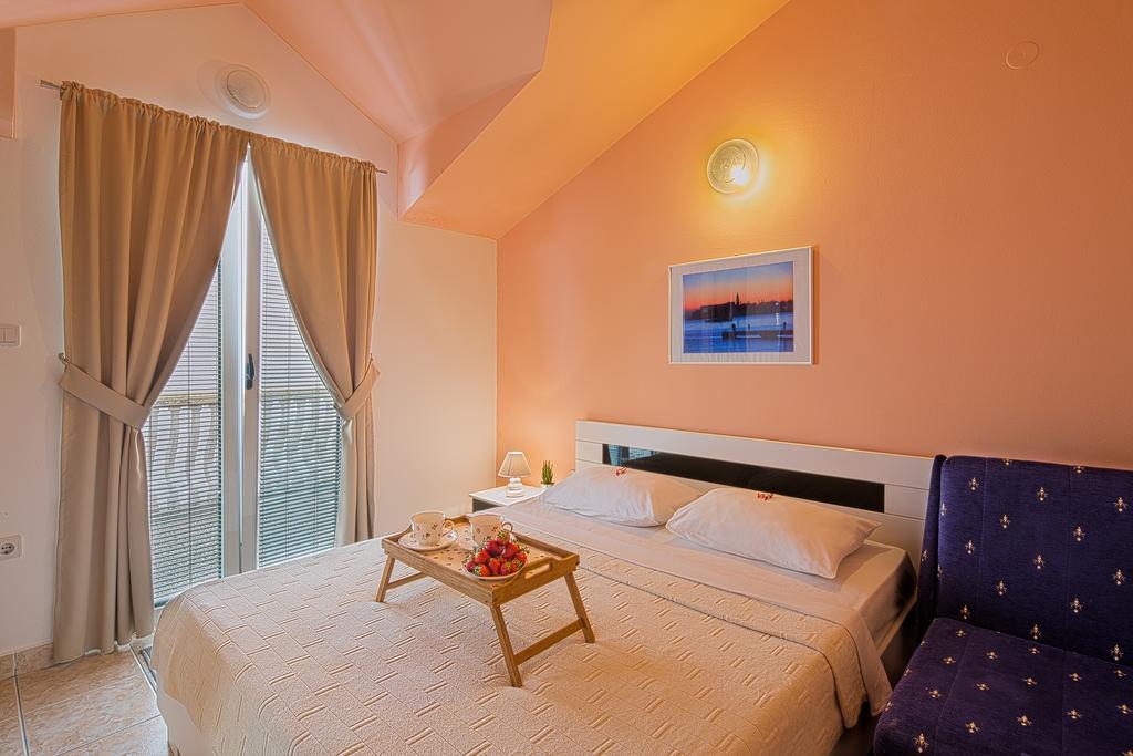 Budva Inn Guest House Exteriör bild