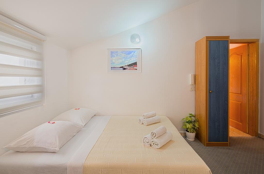 Budva Inn Guest House Exteriör bild