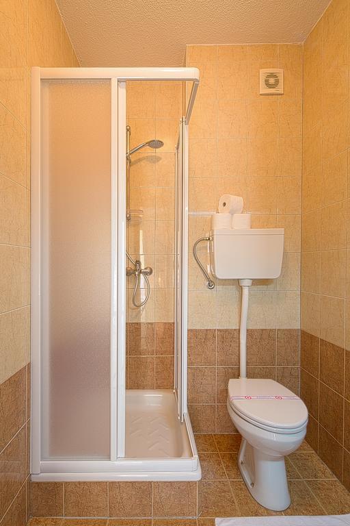 Budva Inn Guest House Rum bild